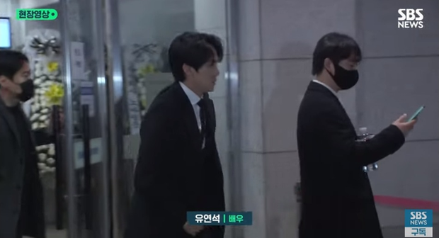 Tang lễ Lee Sun Kyun: “Ảnh hậu” vừa đi vừa khóc, tài tử Squid Game và Siwon dẫn đầu dàn sao hạng A - Ảnh 11.