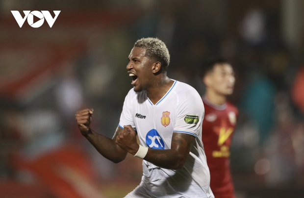 Kết quả V-League 3/12: CLB Nam Định lập kỷ lục 3 điểm, HAGL gặp thất bại khó tin