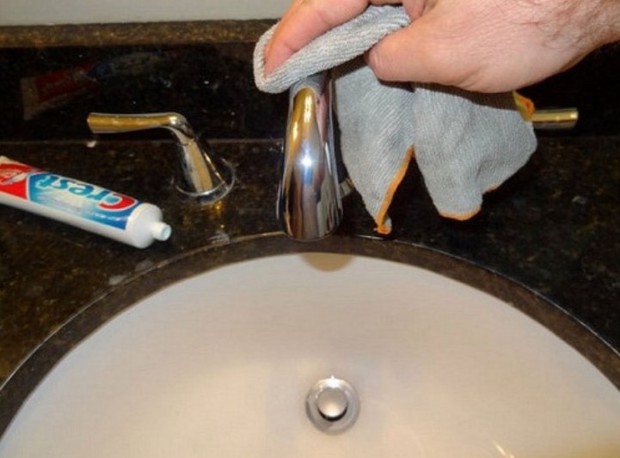 8 mẹo làm sạch nhà tắm hiệu quả và tiết kiệm - Ảnh 6.