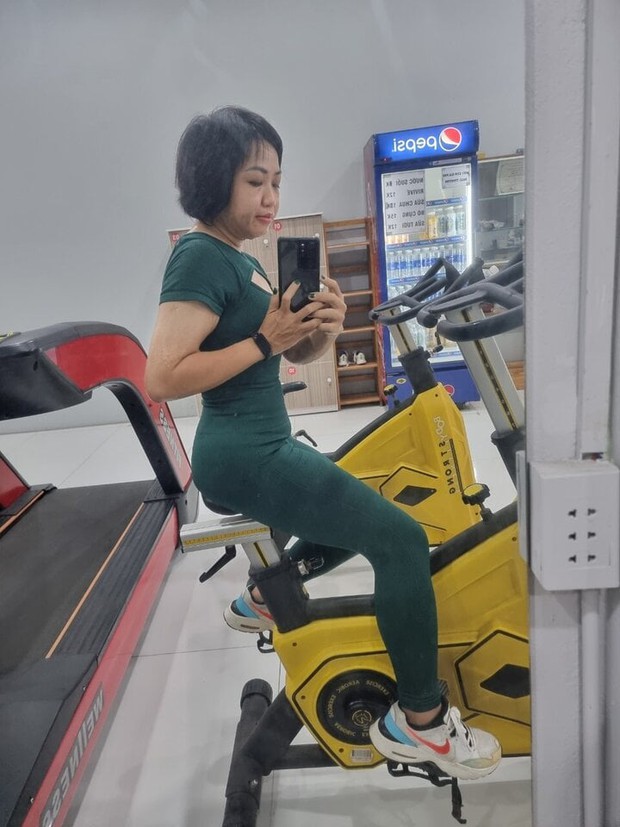 Người phụ nữ thay đổi không thể tin được sau khi giảm 34kg mỡ thừa trong một năm