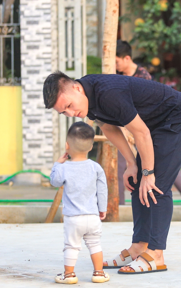 Quang Hải chuẩn bị sôi nổi trước ngày cưới Chu Thanh Huyền, đón khách cháu gái tràn đầy nhịp sống