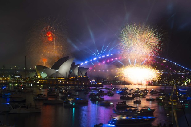 Pháo hoa mừng năm mới 2024 rực sáng nhiều nơi trên thế giới - Ảnh 1.