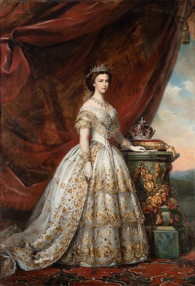 Bí ẩn chiếc váy cưới thất lạc 179 năm của vị hoàng hậu nổi loạn nhất Châu Âu, được săn lùng suốt 2 thế kỷ - Ảnh 2.