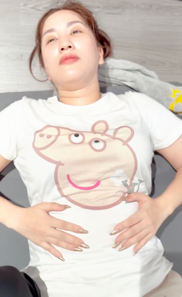 Khánh Thi hưởng sự giúp đỡ từ Phan Hiển để giảm cân sau sinh