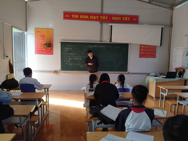 Chỉ đạo khẩn vụ học sinh một trường ở Thanh Hóa chưa được học tiếng Anh - Ảnh 2.