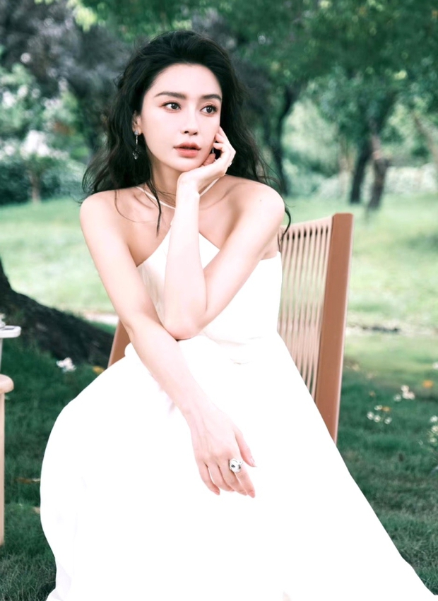 Huỳnh Hiểu Minh lộ diện sau ồn ào phớt lờ Angelababy và lùm xùm với tình trẻ, thái độ ra sao? - Ảnh 4. Huỳnh Hiểu Minh lộ diện sau ồn ào phớt lờ Angelababy và lùm xùm với tình trẻ, thái độ ra sao? - Ảnh 4.