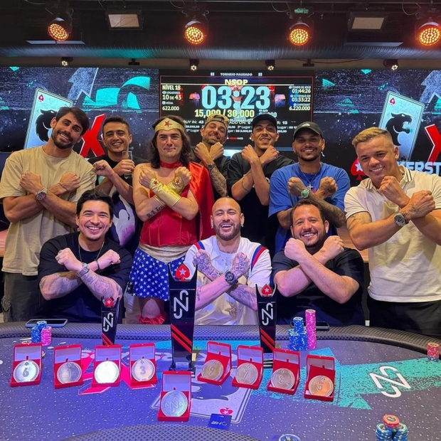 Bạn gãi cũ của Neymar thăng hạng nhan sắc sau khi chia tay vẫn rạng rỡ