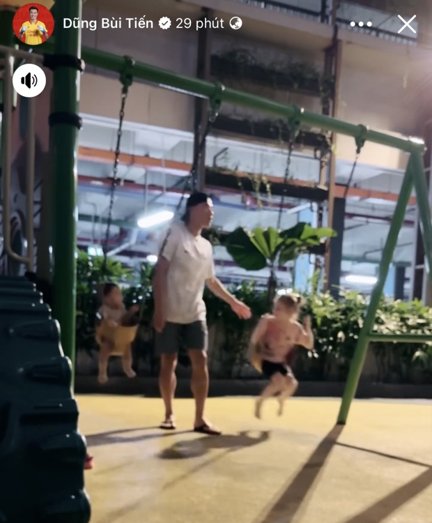 Bùi Tiến Dũng - Lý do thoải mái ở nhà chơi với con trai dù CAHN thua đau Hải Phòng