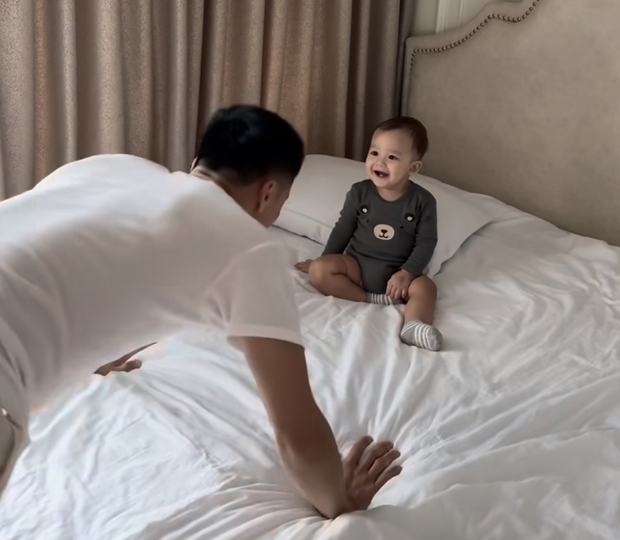 Bùi Tiến Dũng - Lý do thoải mái ở nhà chơi với con trai dù CAHN thua đau Hải Phòng