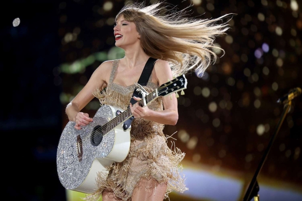 Taylor Swift becomes a powerful female billionaire: Owns a fortune of 27,000 billion VND thanks to music alone! - Photo 3.