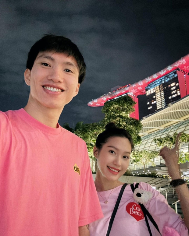 Doãn Hải My - Không còn hình tượng tiểu thư sang chảnh, cô ấy đã bước chân đất ở sân bay Singapore vì một lý do