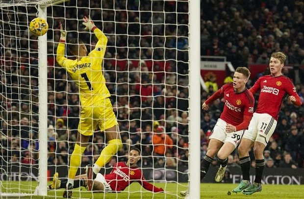 Man Utd vượt trội, dẫn đầu Ngoại Hạng Anh với biểu hiện ấn tượng