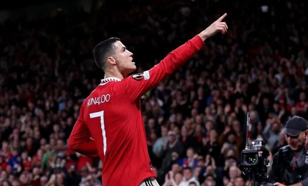 Bảng xếp hạng 10 cầu thủ vĩ đại nhất Premier League: Ai xếp trên Ronaldo? - Ảnh 2.