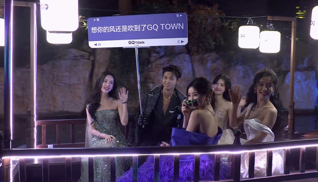 Khoảnh khắc có 1-0-2 tại sự kiện GQ: Dương Mịch - Nghê Ni đọ sắc bất phân thắng bại, Dương Siêu Việt - Tạ Na quẩy không màng hình tượng - Ảnh 4.