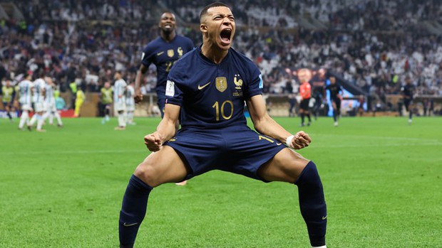5 cầu thủ có phong độ tốt nhất thế giới hiện nay: Ronaldo ở vị trí cuối cùng, Messi vắng mặt