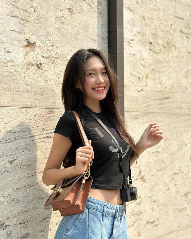 Bạn gái tiểu thư 2k1 của Đoàn Văn Hậu chia sẻ loạt bảo bối ruột giúp nàng xinh đẹp mọi lúc - Ảnh 1.