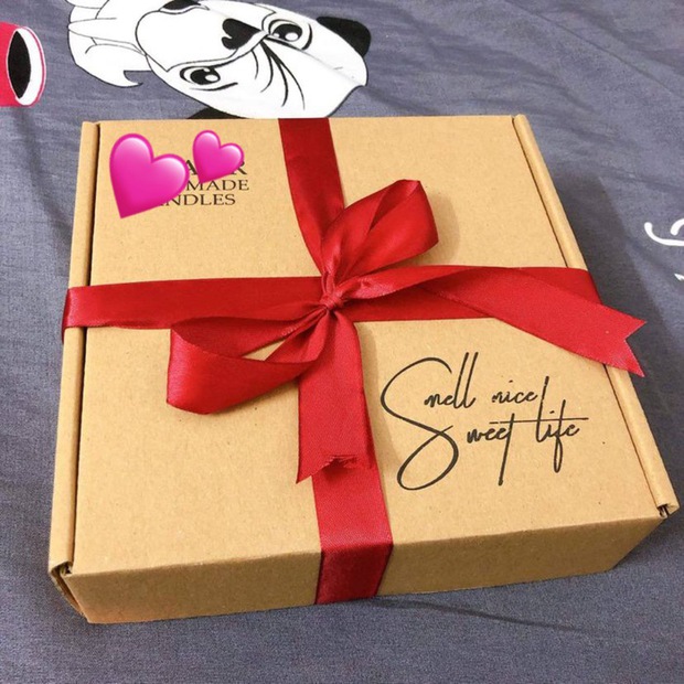 Áp lực vì sợ tặng quà Valentine ít tiền hơn - Ảnh 1. Áp lực vì sợ tặng quà Valentine ít tiền hơn - Ảnh 1.