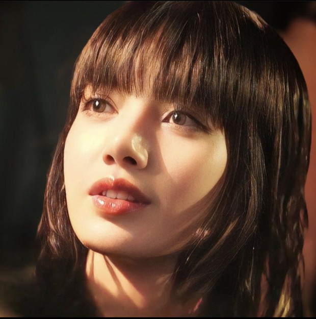 Lisa đẹp phát điên tại show diễn Celine, sắc vóc lẫn thần thái đỉnh không chê nổi! - Ảnh 7. Lisa đẹp phát điên tại show diễn Celine, sắc vóc lẫn thần thái đỉnh không chê nổi! - Ảnh 7.