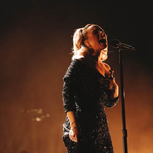 Adele sang chảnh với chiếc váy của ntk nguyễn công trí