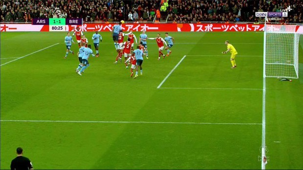 Trọng tài Ngoại hạng Anh thừa nhận sai lầm nghiêm trọng khiến Arsenal ôm hận - Ảnh 1. Trọng tài Ngoại hạng Anh thừa nhận sai lầm nghiêm trọng khiến Arsenal ôm hận - Ảnh 1.
