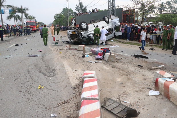 Hiện trường vụ tai nạn kinh hoàng làm 8 người chết ở Quảng Nam - Ảnh 9.