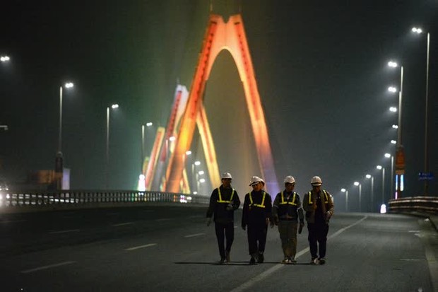 Hà Nội: Chính thức cấm đường cầu Nhật Tân để kiểm định, thử tải - Ảnh 3.