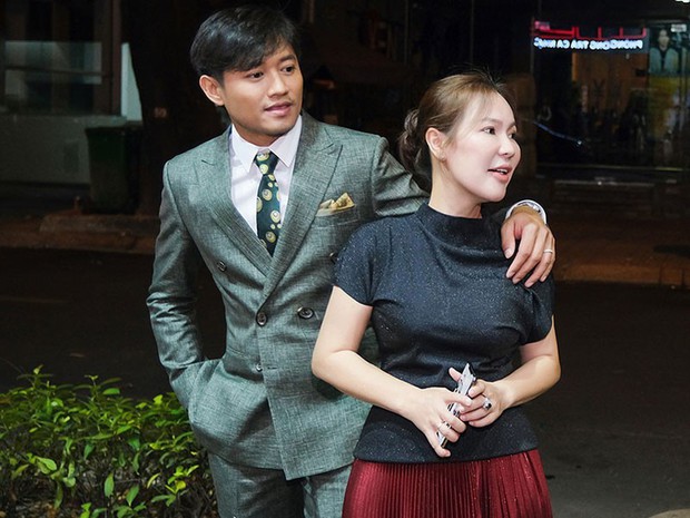 Cuộc sống viên mãn của Quý Bình bên người vợ tài giỏi, hơn 7 tuổi - Ảnh 3. Cuộc sống viên mãn của Quý Bình bên người vợ tài giỏi, hơn 7 tuổi - Ảnh 3.