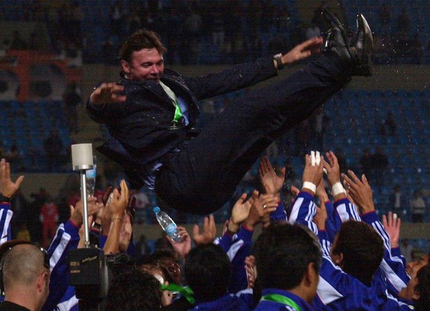 HLV Philippe Troussier, câu chuyện về 2,5 tấm vé dự World Cup và bí quyết thành công - Ảnh 6.