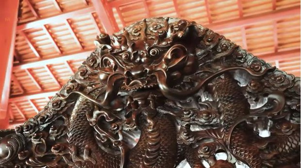 Biệt phủ 15ha đầy đồ gỗ hiếm của đại gia chân đất Bình Dương, lương người chăm vườn 2 tỷ/tháng - Ảnh 8.