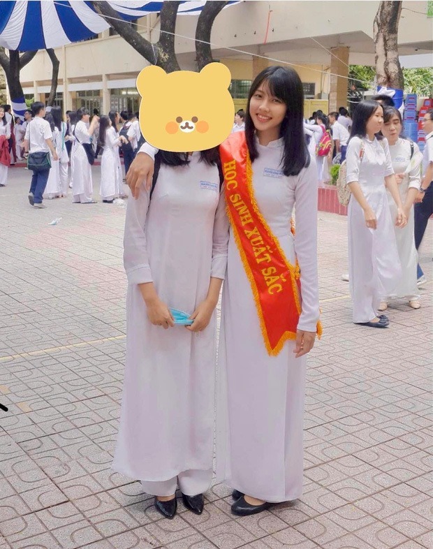 Hành trình thay đổi nhan sắc của Hoa hậu Nguyễn Thúc Thuỳ Tiên: Từ ngây thơ ngọt ngào đến sắc sảo quyến rũ - Ảnh 4. Hành trình thay đổi nhan sắc của Hoa hậu Nguyễn Thúc Thuỳ Tiên: Từ ngây thơ ngọt ngào đến sắc sảo quyến rũ - Ảnh 4.