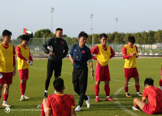 Để thua đội bóng yếu ở UAE, U20 Việt Nam khép lại màn chạy đà trước giải châu Á trong nỗi lo - Ảnh 1. Để thua đội bóng yếu ở UAE, U20 Việt Nam khép lại màn chạy đà trước giải châu Á trong nỗi lo - Ảnh 1.