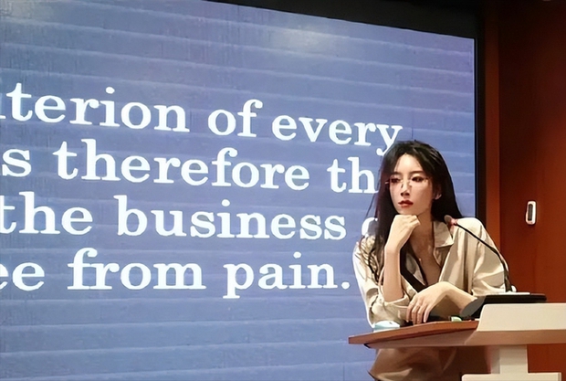 4 nàng học bá từng làm mưa làm gió mạng xã hội Trung Quốc: Nổi lên nhờ học lực khủng và nhan sắc đỉnh cao, nhưng đều bị công kích vì 1 điều - Ảnh 5.