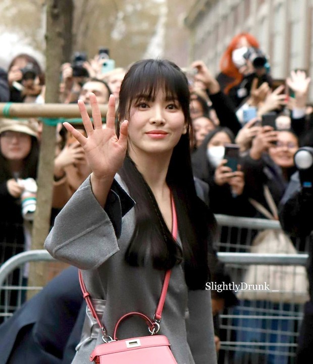 Ảnh Song Hye Kyo tại Milan Fashion Week bị chỉnh sửa quá đà, nhan sắc thật không đẹp tựa tiên tử? - Ảnh 6.