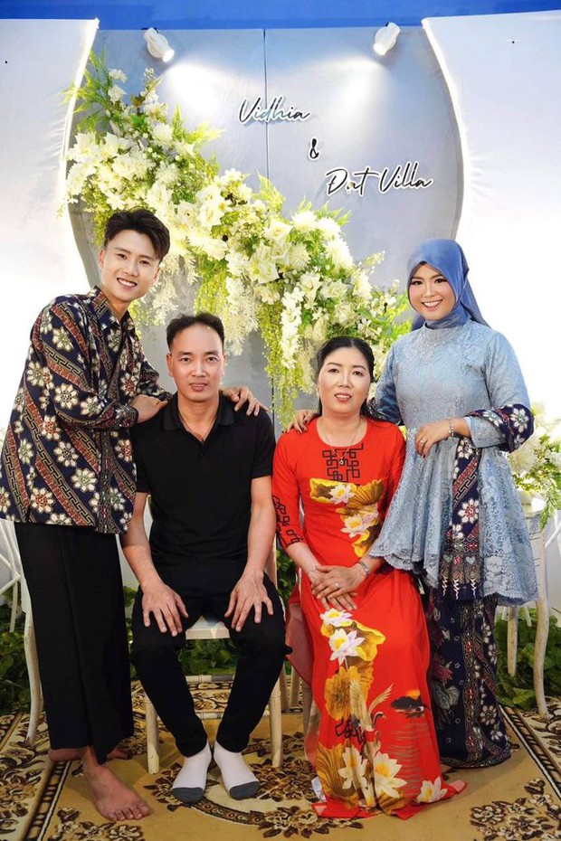 Đạt Villa vượt hơn 5000km sang Indonesia rước nàng về dinh, nhưng netizen chỉ thắc mắc tên thật chú rể - Ảnh 1. Đạt Villa vượt hơn 5000km sang Indonesia rước nàng về dinh, nhưng netizen chỉ thắc mắc tên thật chú rể - Ảnh 1.