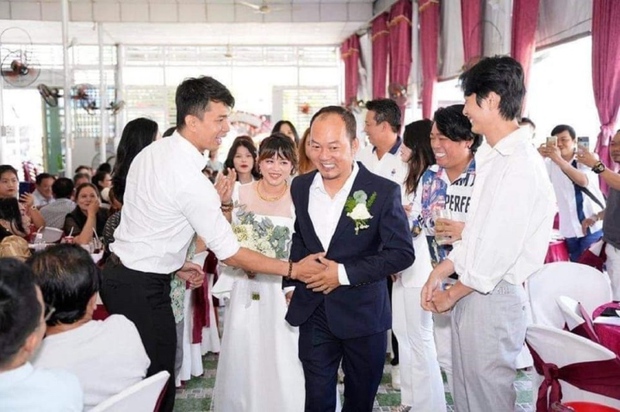 Diễn viên nổi tiếng xác nhận ly hôn vợ ca sĩ, vừa tổ chức hôn lễ với người mới - Ảnh 3.