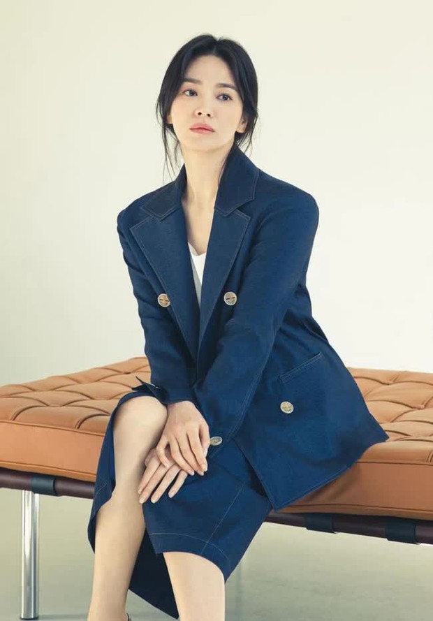 Chủ đề tranh cãi hot nhất xứ Hàn: Nhìn Song Hye Kyo bị chửi lúc ly hôn mới thấy Song Joong Ki tàn nhẫn đến thế nào? - Ảnh 3. Chủ đề tranh cãi hot nhất xứ Hàn: Nhìn Song Hye Kyo bị chửi lúc ly hôn mới thấy Song Joong Ki tàn nhẫn đến thế nào? - Ảnh 3.