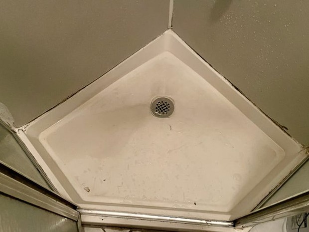 Hóa ra đây là khách sạn 1 sao tồi tệ nhất New York, bước vào căn phòng thế này mà bị hét giá 2 triệu/đêm thì hết cả hồn! - Ảnh 19. Hóa ra đây là khách sạn 1 sao tồi tệ nhất New York, bước vào căn phòng thế này mà bị hét giá 2 triệu/đêm thì hết cả hồn! - Ảnh 19.