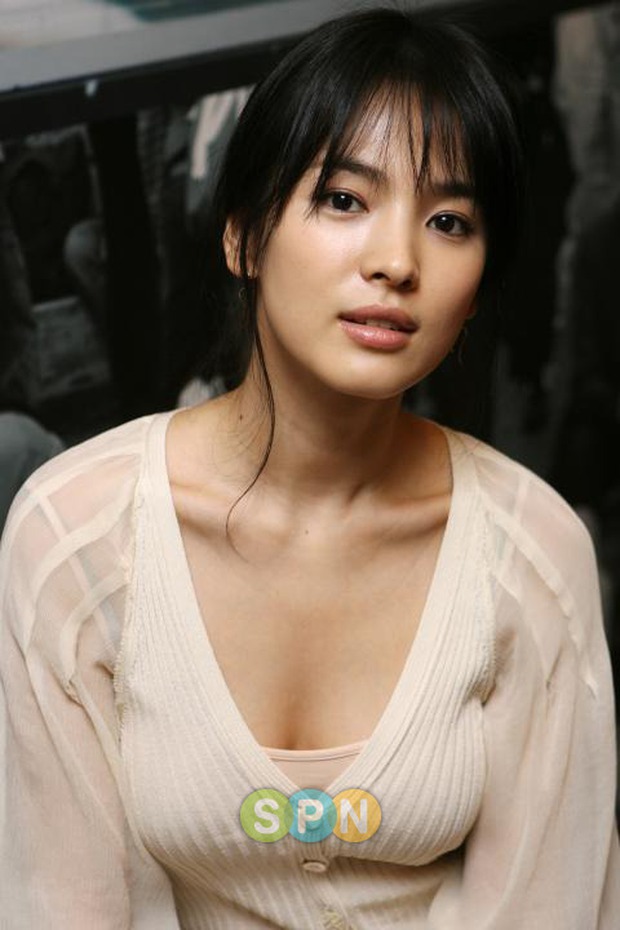 Hình ảnh vợ Song Joong Ki ở độ tuổi 20 gây sốt cõi mạng, mặt mộc liệu có đọ được với Song Hye Kyo? - Ảnh 5.