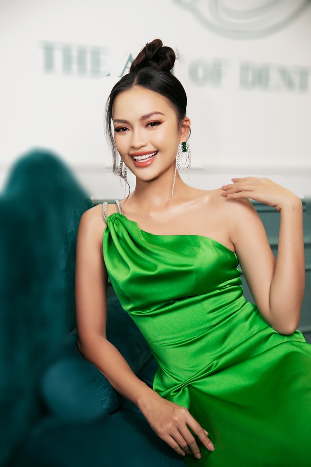 Ngọc Châu tái xuất sau Miss Universe 2022, đọ sắc cùng dàn chân dài đình đám Vbiz - Ảnh 1.