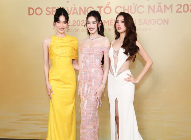 Vũ trụ mỹ nhân đổ bộ thảm đỏ: Dàn Hoa hậu gen Z đọ sắc vóc, Lương Thùy Linh - Tiểu Vy nổi bật - Ảnh 5. Vũ trụ mỹ nhân đổ bộ thảm đỏ: Dàn Hoa hậu gen Z đọ sắc vóc, Lương Thùy Linh - Tiểu Vy nổi bật - Ảnh 5.