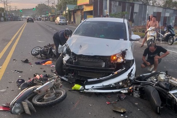 Tạm giữ tài xế dùng rượu bia, gây tai nạn khiến 7 người thương vong ở Phú Quốc - Ảnh 1.