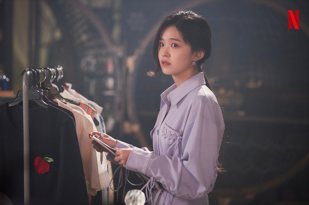 Tân binh được ví là Han So Hee thế hệ mới: Vẻ ngoài tươi sáng gây thương nhớ, từng đóng cặp với Song Kang - Ảnh 5.