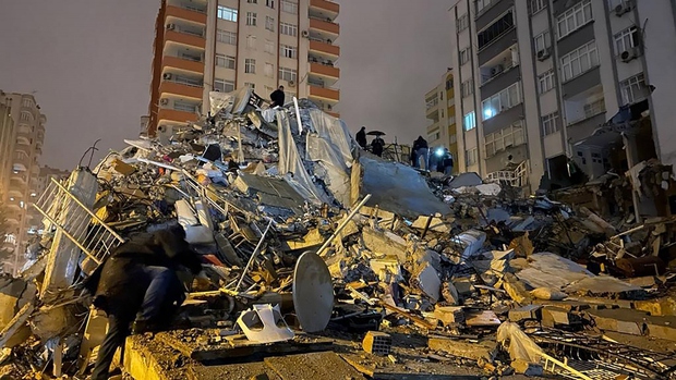 Hơn 1.200 người tử vong do động đất ở Thổ Nhĩ Kỳ và Syria - Ảnh 1.