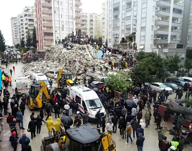 Chùm ảnh chứng minh mức độ tàn phá khủng khiếp của động đất ở Thổ Nhĩ Kỳ: Di tích lịch sử ngàn năm tuổi bị san phẳng trong chốc lát - Ảnh 12.