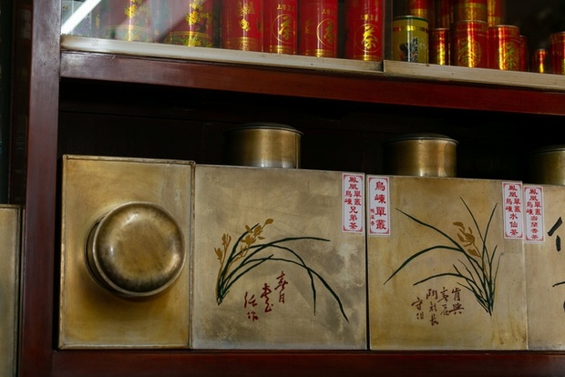 Tiệm trà 70 năm tuổi tại TP.HCM truyền đời “xuyên biên giới” với công thức làm ra hai loại trà quý có khi lên tới 350 triệu đồng/kg - Ảnh 13.