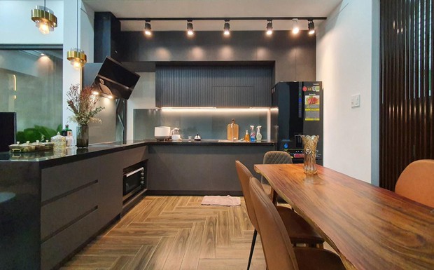 Căn nhà cấp 4 vừa tối giản vừa thông minh của vợ chồng KTS trẻ: Hợp lý, hợp tình, ngắm qua ai cũng muốn ở - Ảnh 6.