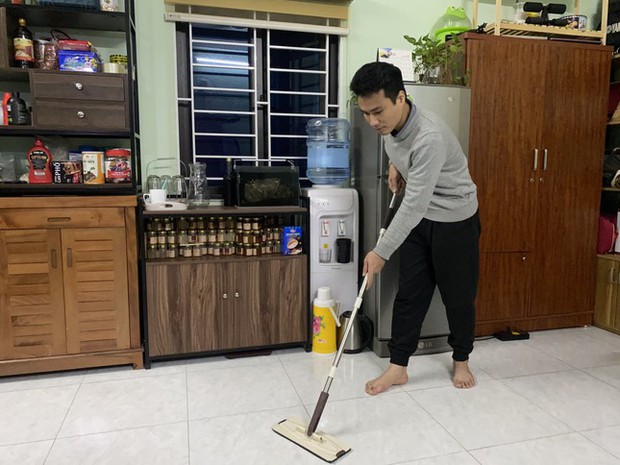 Nhà đổ mồ hôi, quần áo bốc mùi, người dân Hà Nội bỏ trăm triệu đồng để đối phó - Ảnh 5.