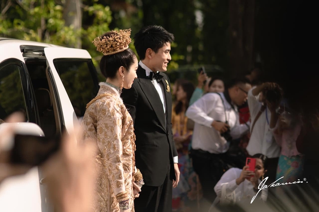 Cô dâu chuyển giới Nong Poy khoe nhan sắc rạng ngời, khóc nghẹn trong ngày cưới - Ảnh 2.