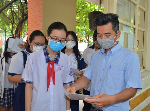 Vì sao Hà Nội, TP.HCM không bỏ thi vào lớp 10? - Ảnh 1.