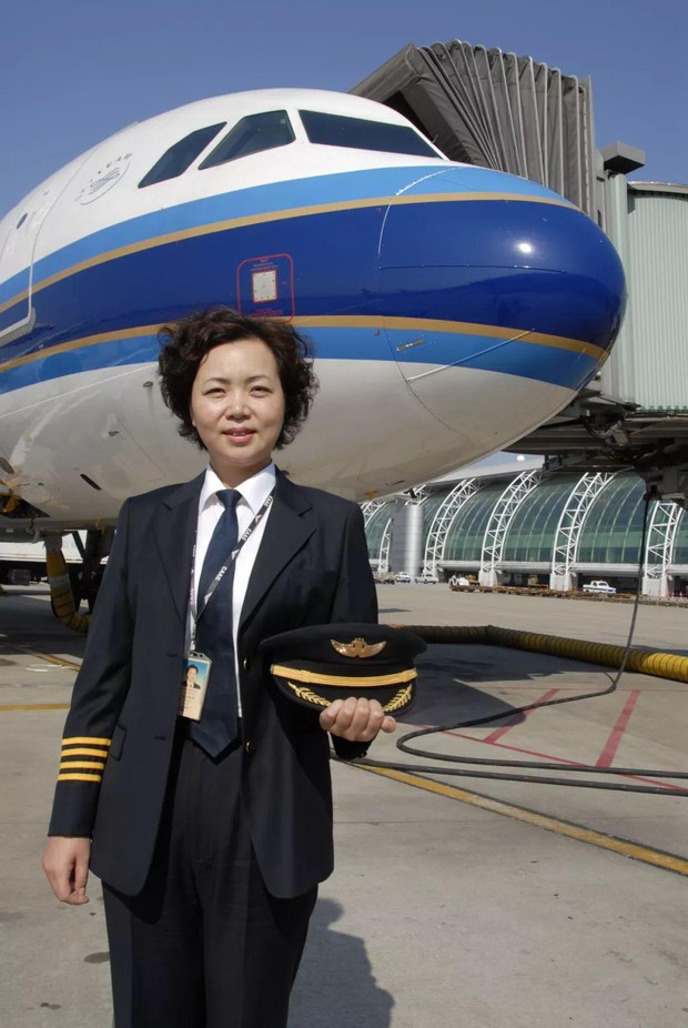 Nữ cơ trưởng đầu tiên của Hãng hàng không lớn nhất Trung Quốc tiết lộ những góc khuất khi làm nghề: Học phí tiền tỷ, tỉ lệ mắc ung thư cao bậc nhất trong các ngành - Ảnh 5.
